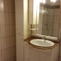 Badezimmer mit Dusche und WC